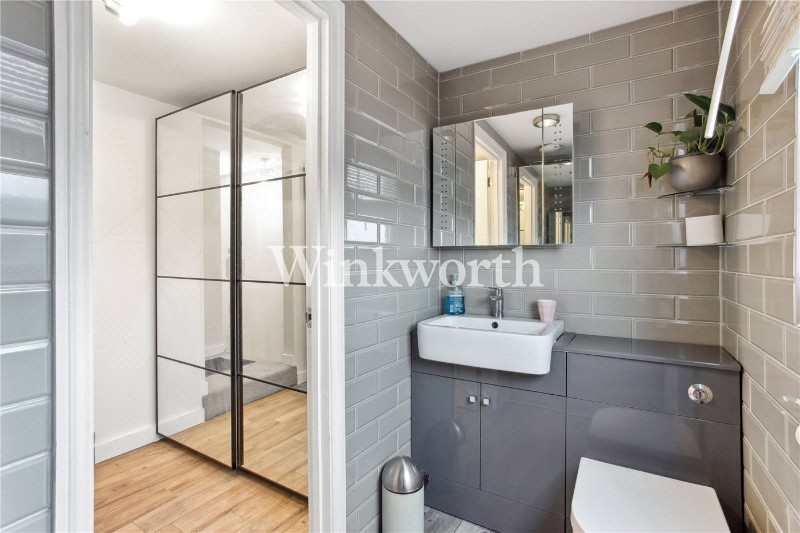 Station Crescent, London, N15