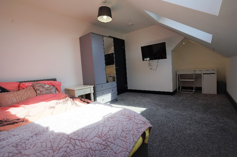 Fifth Avenue, Bristol, BS7