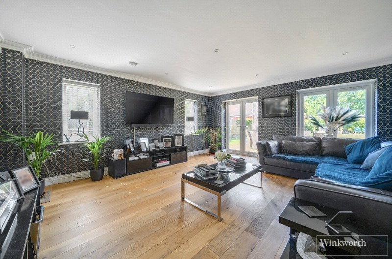 Bagshot Road, Chobham, Surrey, GU24