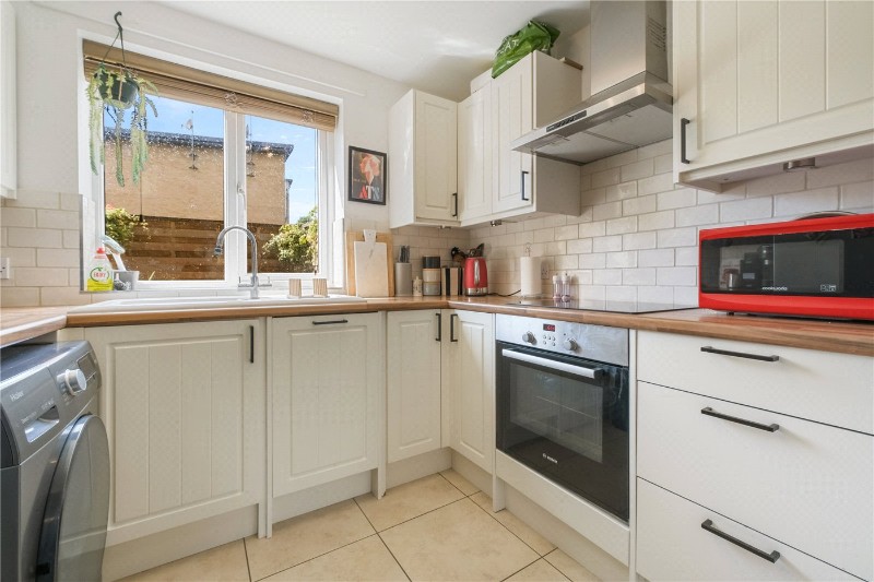 Riverside Close, London, E5