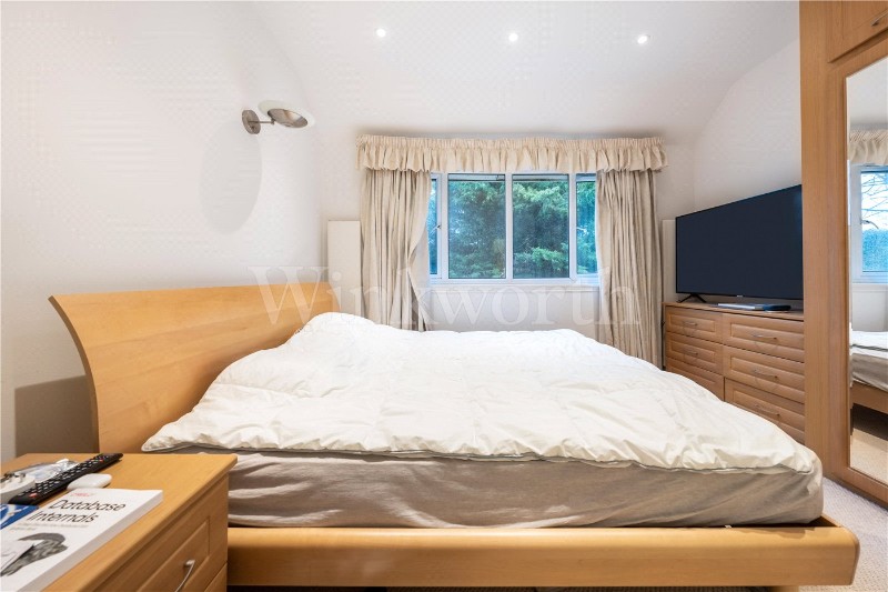 Golders Green Crescent, London, NW11