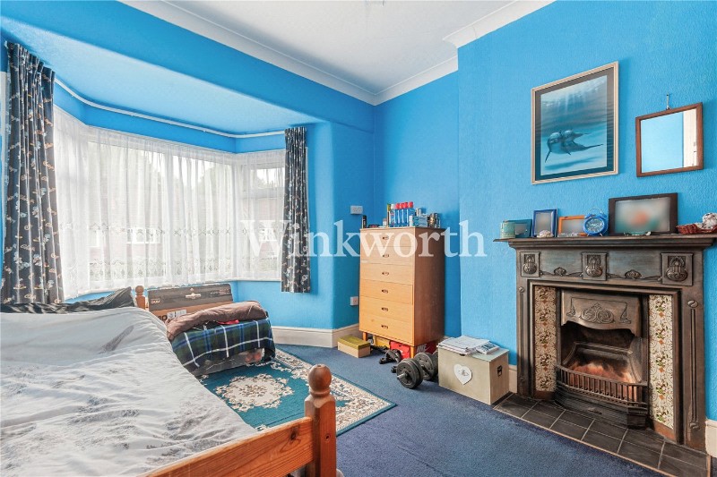 Arnold Gardens, London, N13