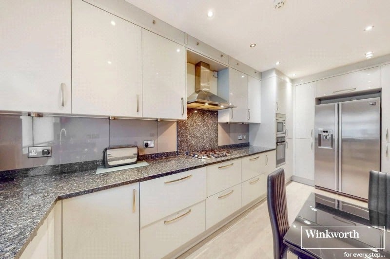 Queens Way, Hendon, London, NW4