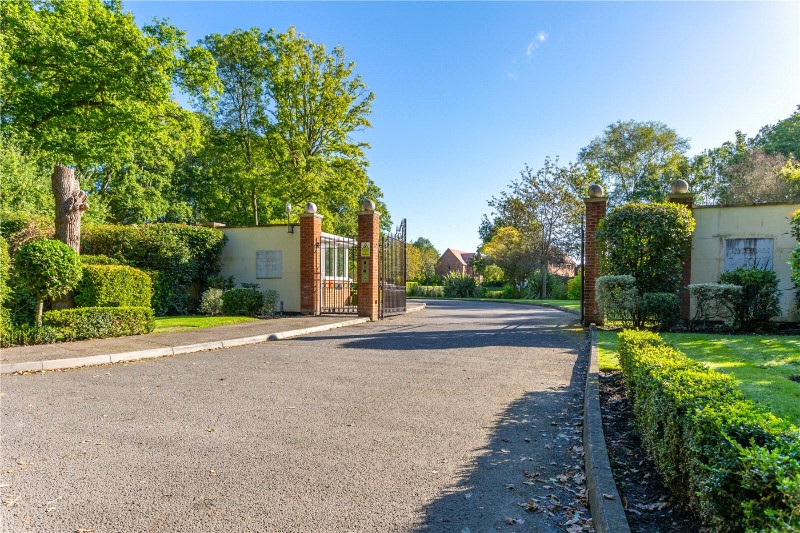 Lakeside Drive, Chobham, GU24