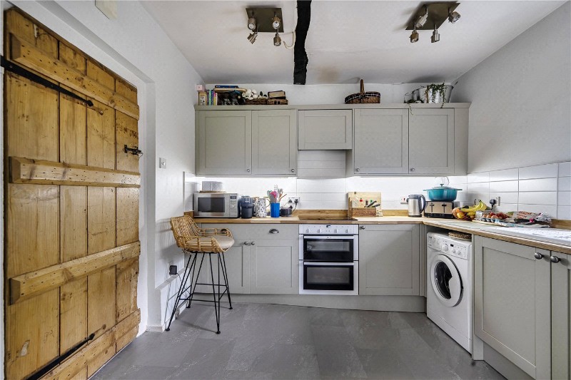 Peper Harow Lane, Shackleford, Godalming, Surrey, GU8