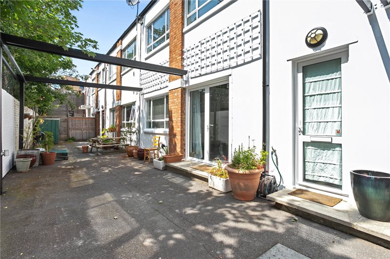 Bradbury Mews, London, N16