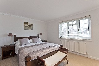 Woodland Grove, Weybridge, KT13