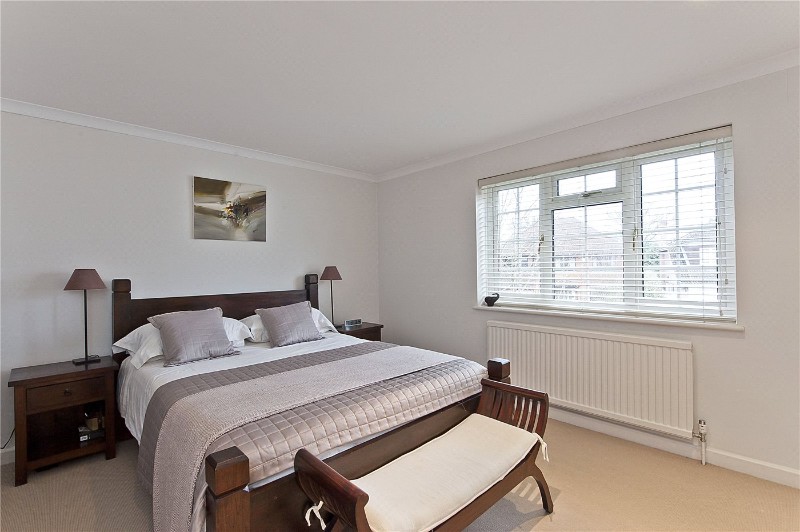 Woodland Grove, Weybridge, KT13