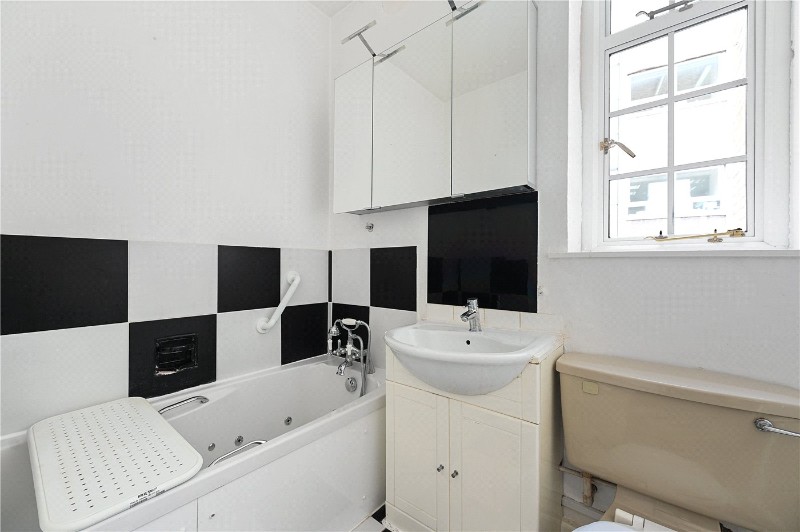 Queen Square, London, WC1N