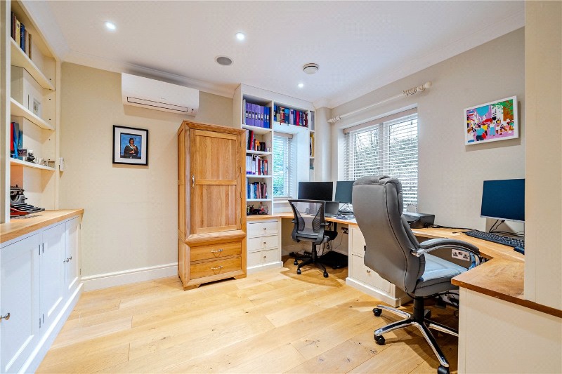 Cherry Tree Walk, Rowledge, Farnham, Surrey, GU10