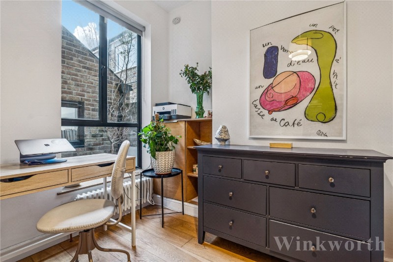 Elcot Avenue, London, SE15