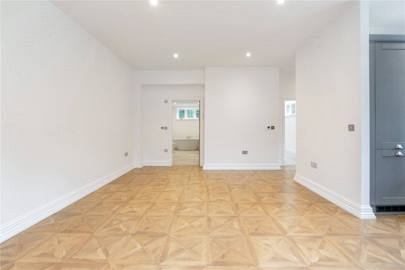 New Place, London Road, Sunningdale, Ascot, SL5