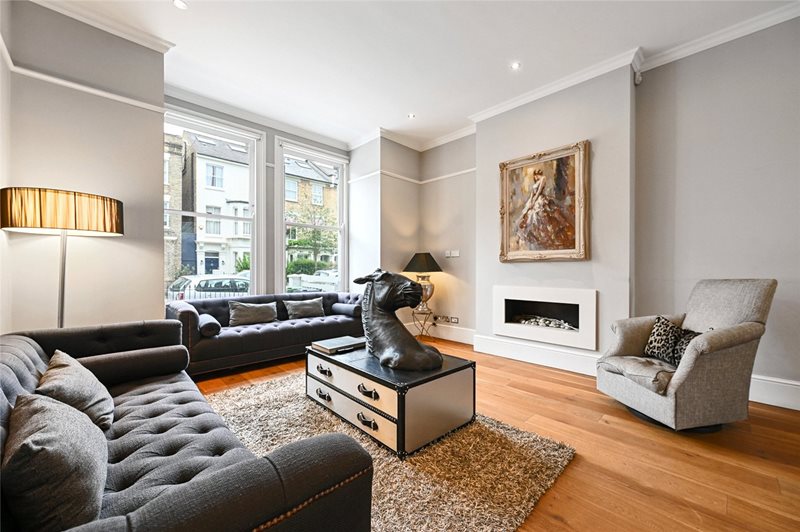 Warbeck Road, London, W12