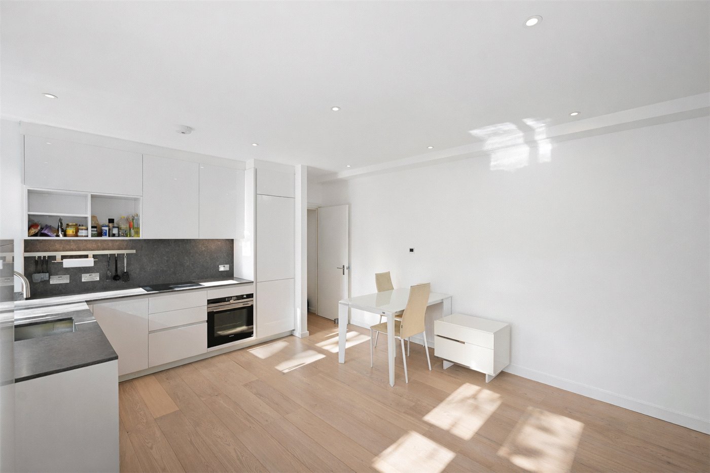 Carter Lane, London, EC4V