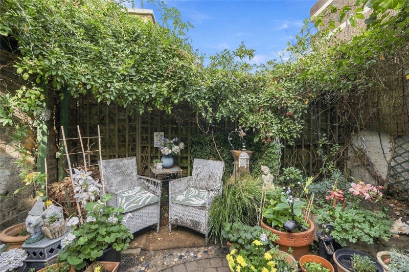 Albion Road, London, N16