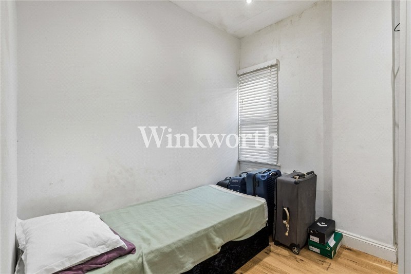 Grovelands Road, London, N13