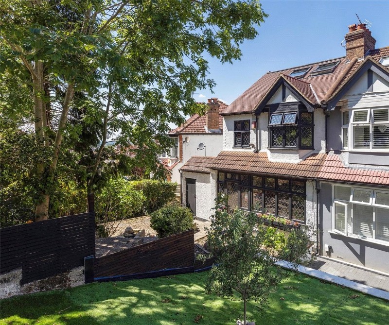 Annsworthy Crescent, London, SE25
