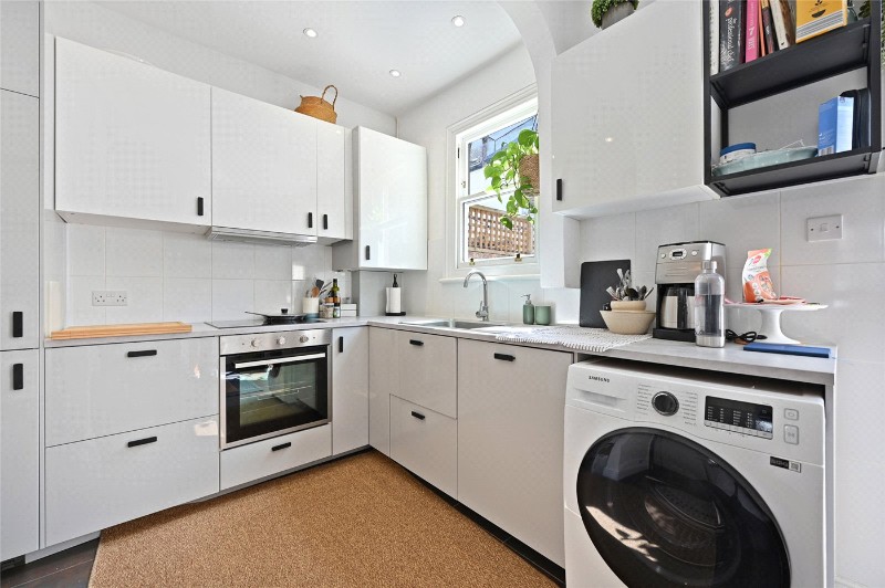 Oaklands Grove, London, W12