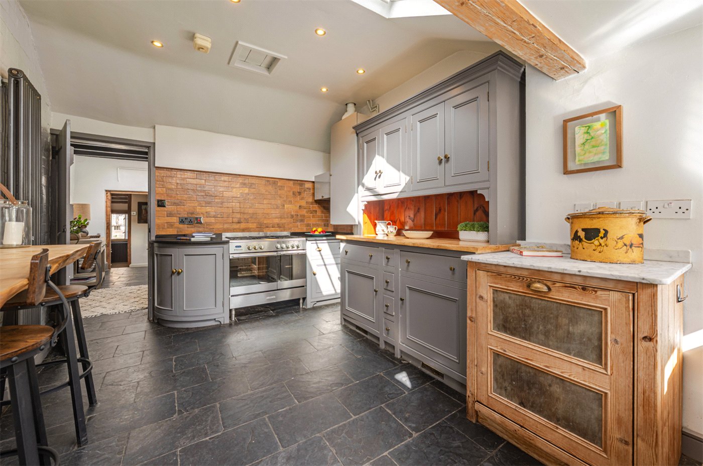 Kitchen To Front