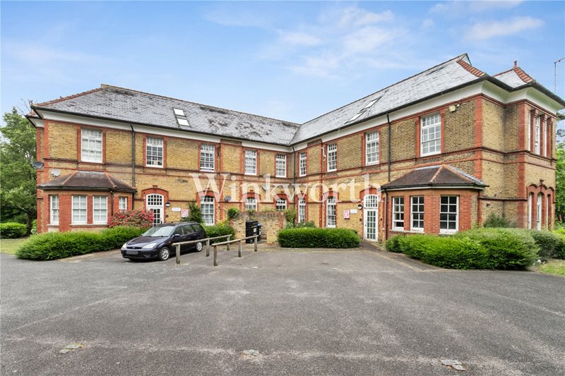 Pennington Drive, London, N21