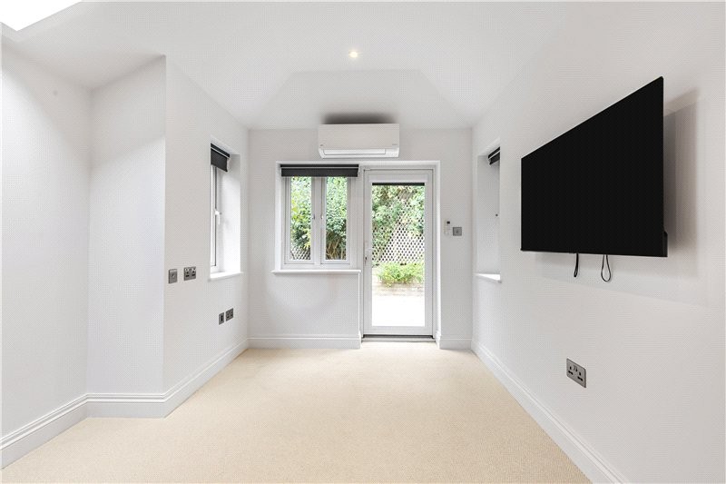 Stanton Road, Barnes, London, SW13