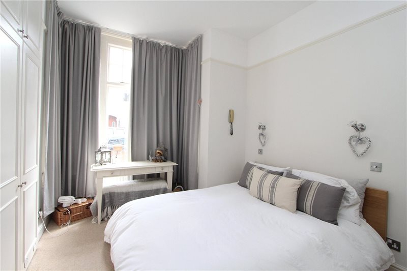 Nemoure Road, London, W3