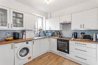 London Road, Mitcham, CR4