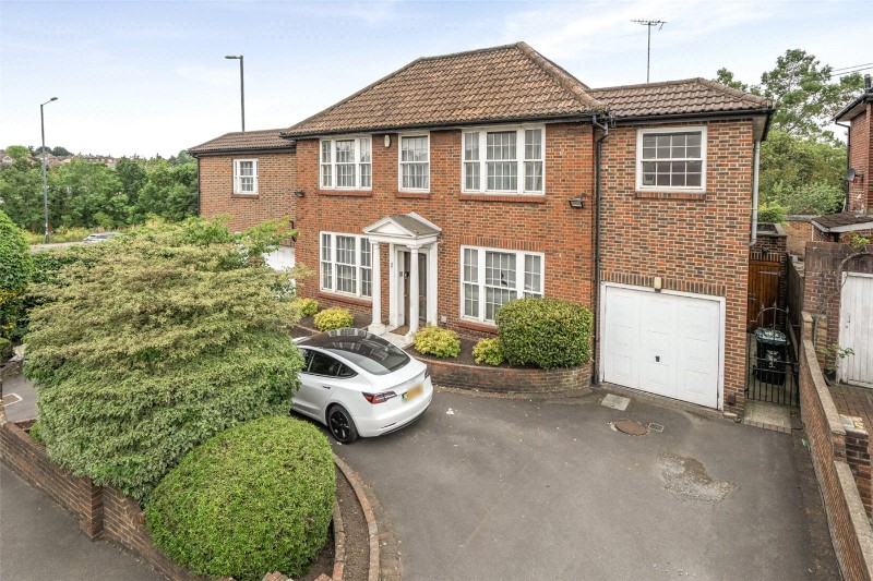 Haslemere Gardens, Finchley, London, N3