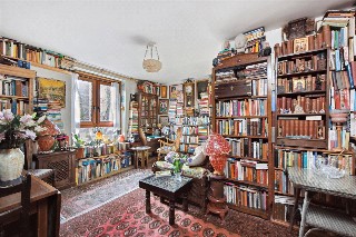 Weald Square, Upper Clapton Road, London, E5