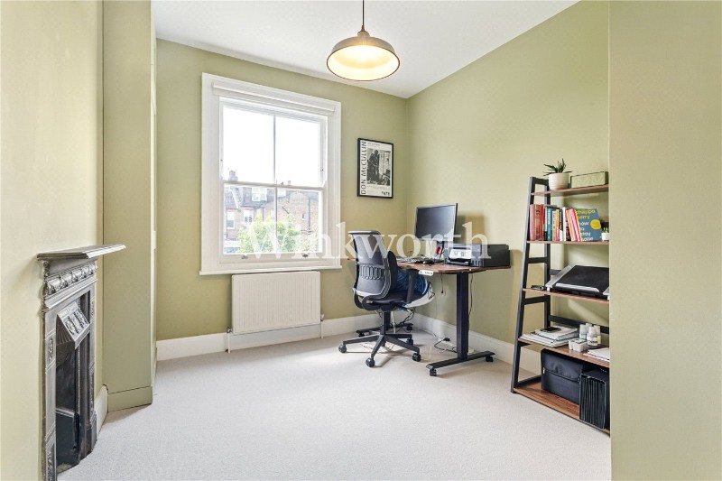 Lytton Avenue, London, N13