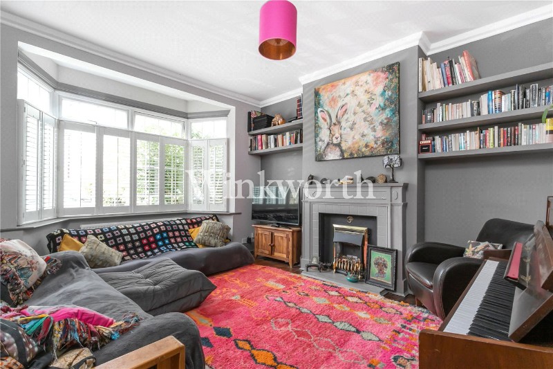 River Avenue, London, N13