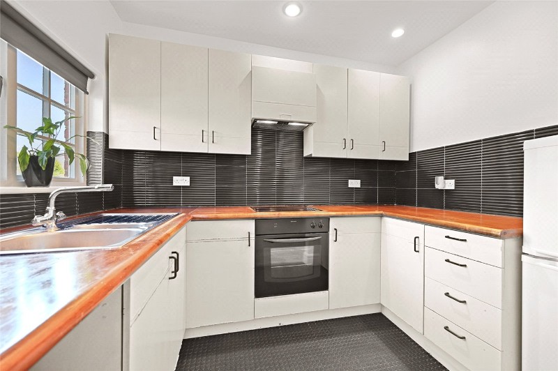 Old Oak Road, London, W3
