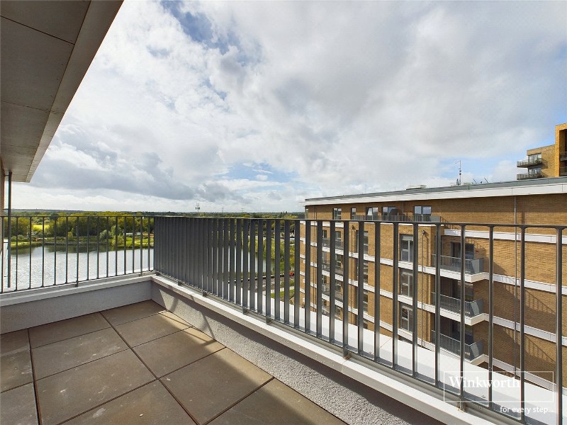 Flagstaff Road, Bankside Gardens, Reading, Berkshire, RG2