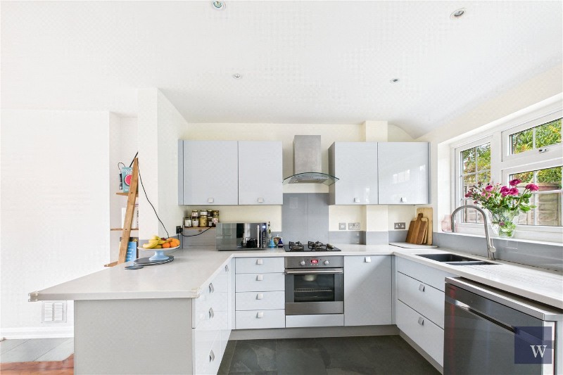 Cricklade Avenue, London, SW2