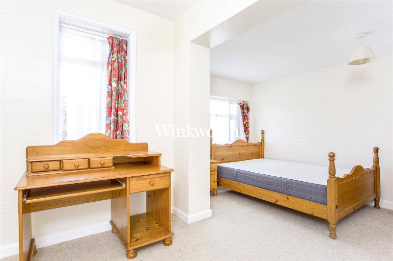 The Vale, London, NW11