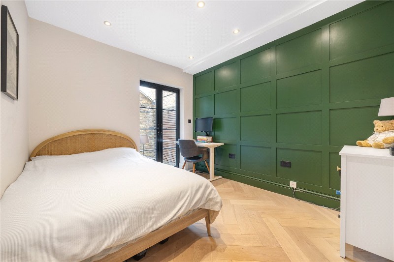 Spurling Road, London, SE22