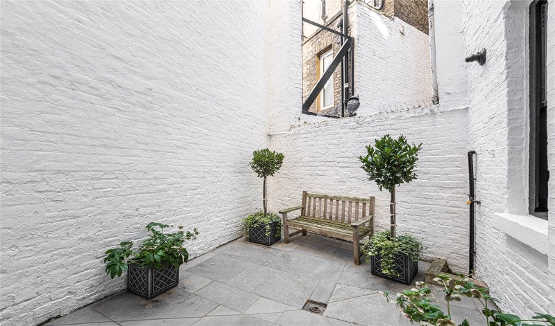 Winchester Street, London, SW1V