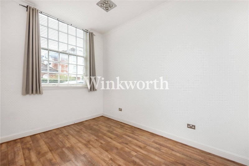 Crothall Close, London, N13