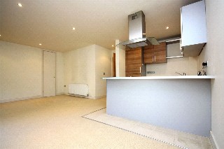 Le Petit Manoir, 70 Lansdowne Road, Bournemouth, Dorset, BH1