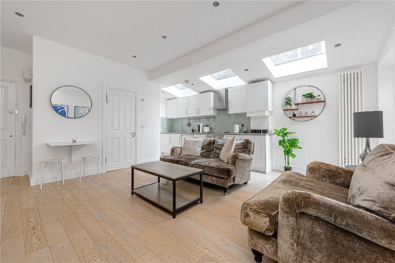 Kings Parade, Okehampton Road, London, NW10